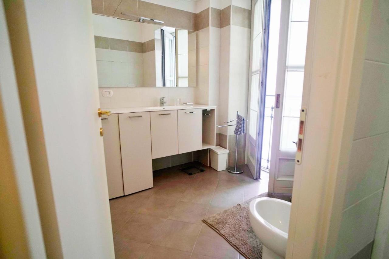 Chic 1Bdr With Shared Terrace Steps From Duomo By Rentopolis 米兰 外观 照片